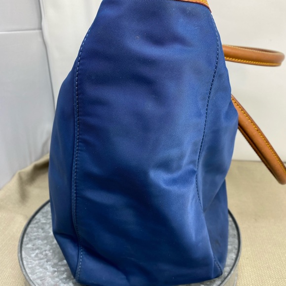 DOONEY & BOURKE NAVY NYLON BUCKLE CLOSURE SATCHEL/TOTE - Picture 4 of 16